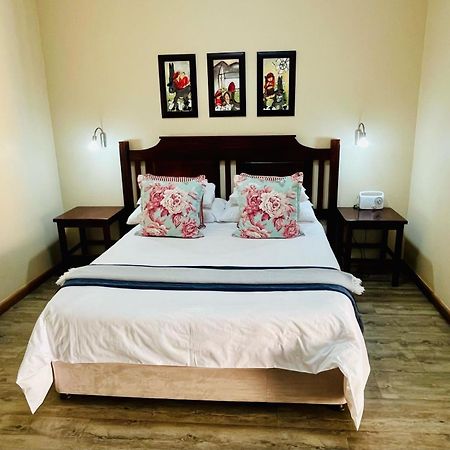 17 On Bird Guest House Beaufort West Dış mekan fotoğraf