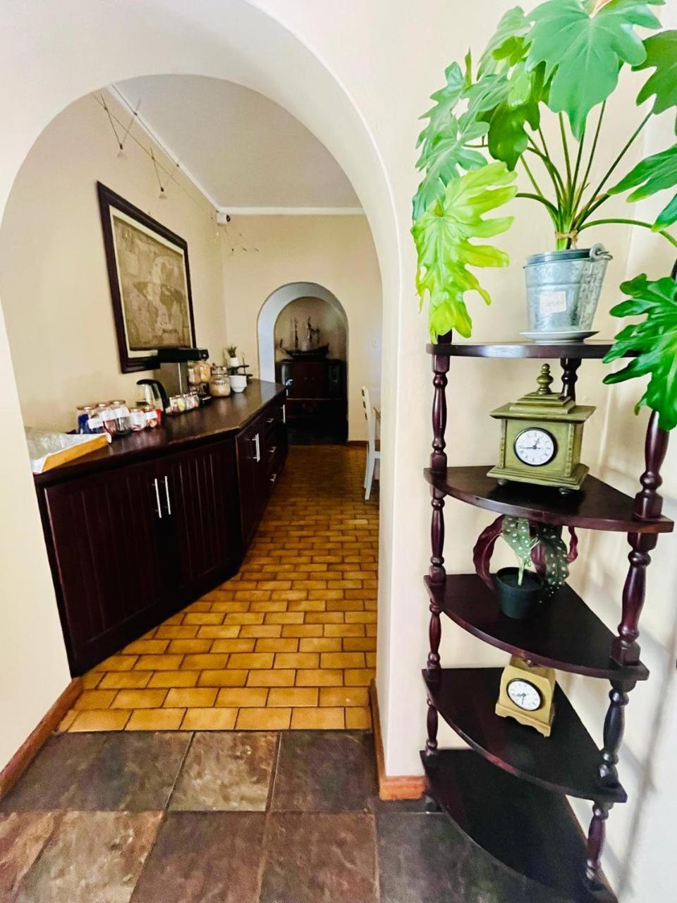 17 On Bird Guest House Beaufort West Dış mekan fotoğraf