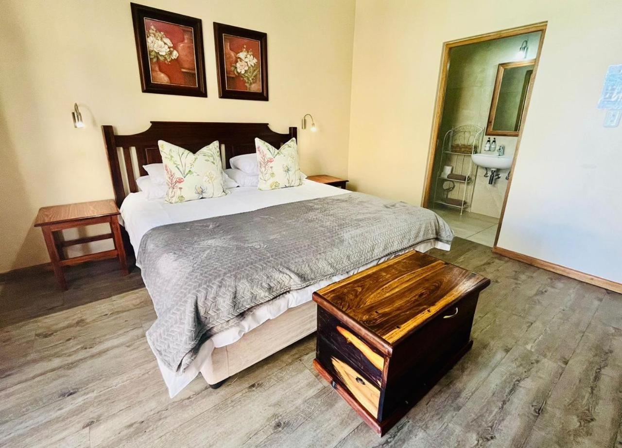 17 On Bird Guest House Beaufort West Dış mekan fotoğraf