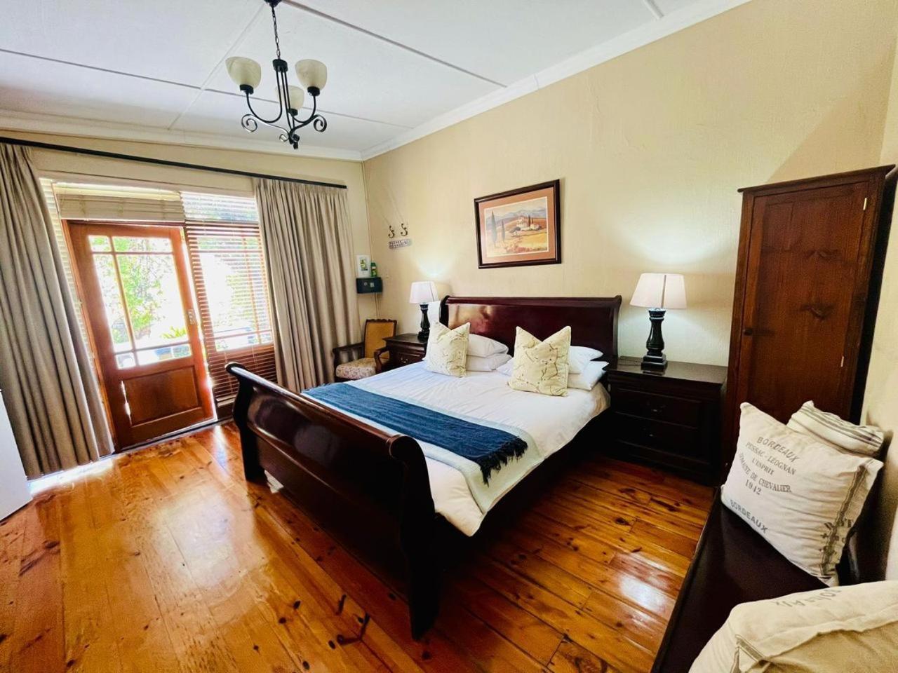 17 On Bird Guest House Beaufort West Dış mekan fotoğraf