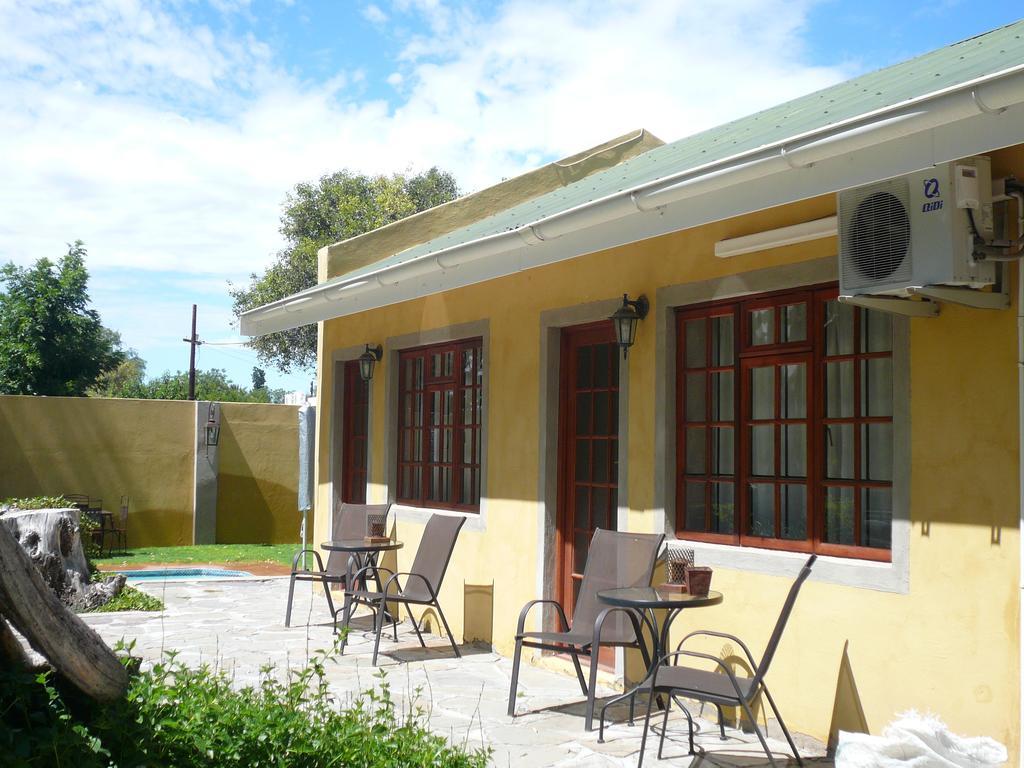 17 On Bird Guest House Beaufort West Dış mekan fotoğraf