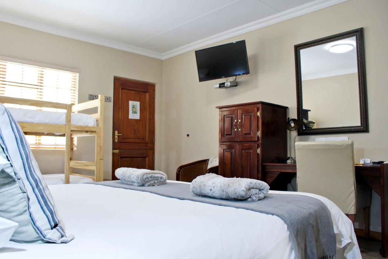 17 On Bird Guest House Beaufort West Dış mekan fotoğraf