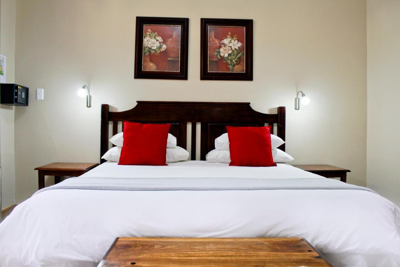 17 On Bird Guest House Beaufort West Dış mekan fotoğraf