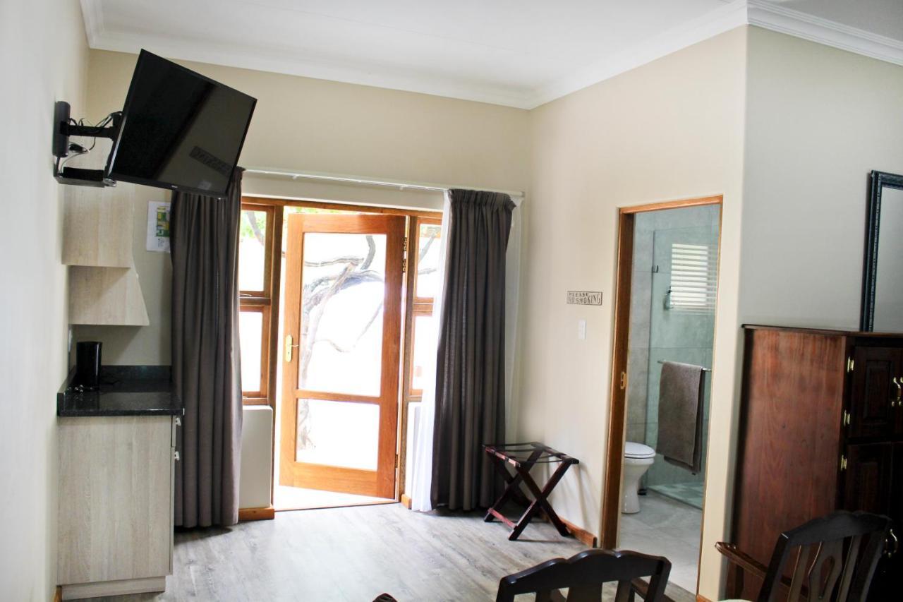 17 On Bird Guest House Beaufort West Dış mekan fotoğraf