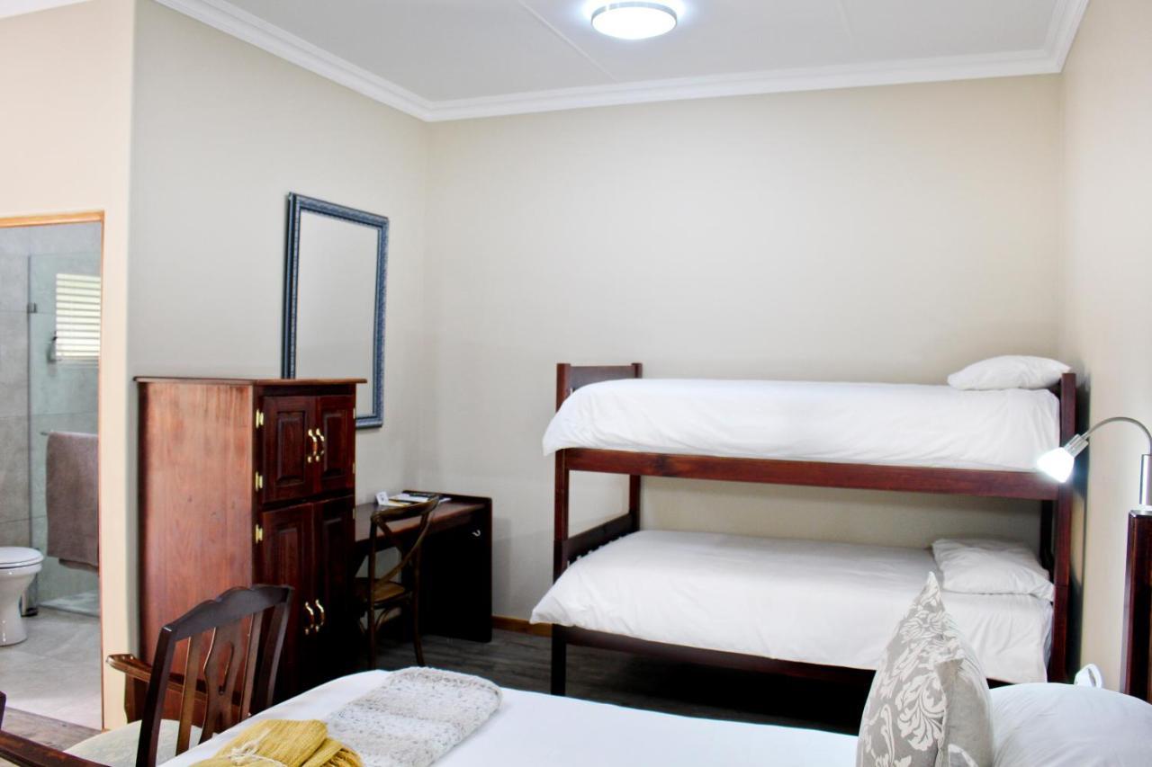 17 On Bird Guest House Beaufort West Dış mekan fotoğraf