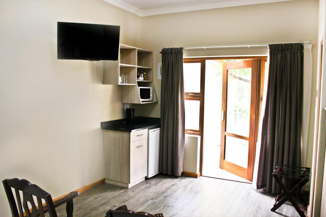 17 On Bird Guest House Beaufort West Dış mekan fotoğraf