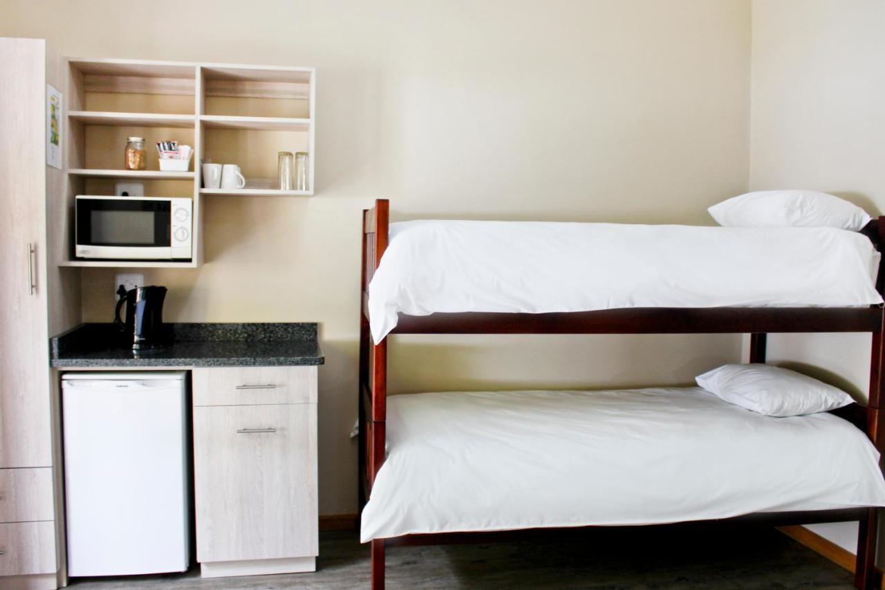 17 On Bird Guest House Beaufort West Dış mekan fotoğraf